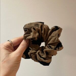 🍓3/$20🍓 Supercrush Black and Tan Scrunchie